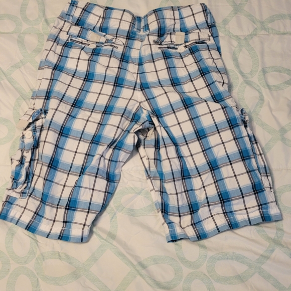 Men's shorts - Picture 3 of 3